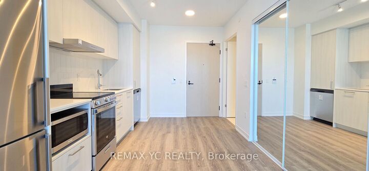 Property Photo:  195 Commerce Street 2805  ON L4K 0P9 