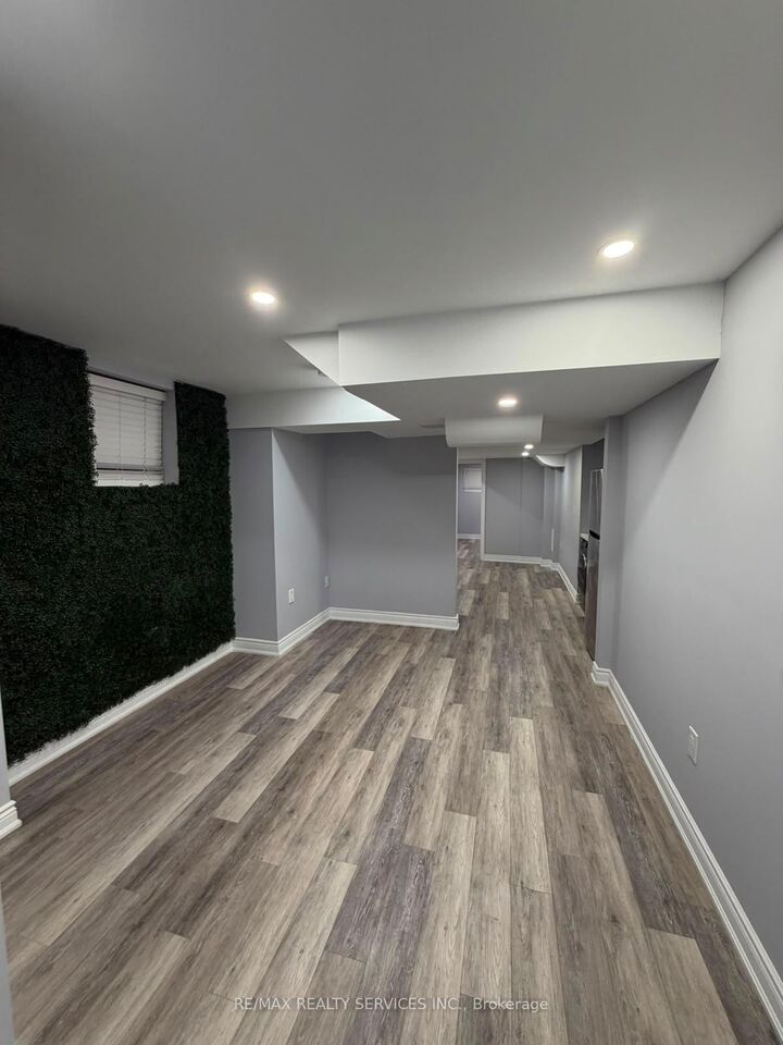 Property Photo:  2 Tonalite Road Lower  ON L6P 0M3 