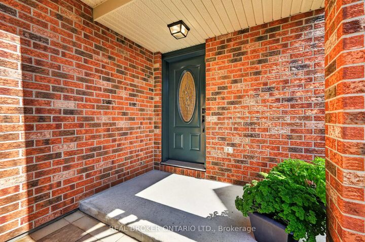 Property Photo:  140 Montana Way  ON K2J 4M4 