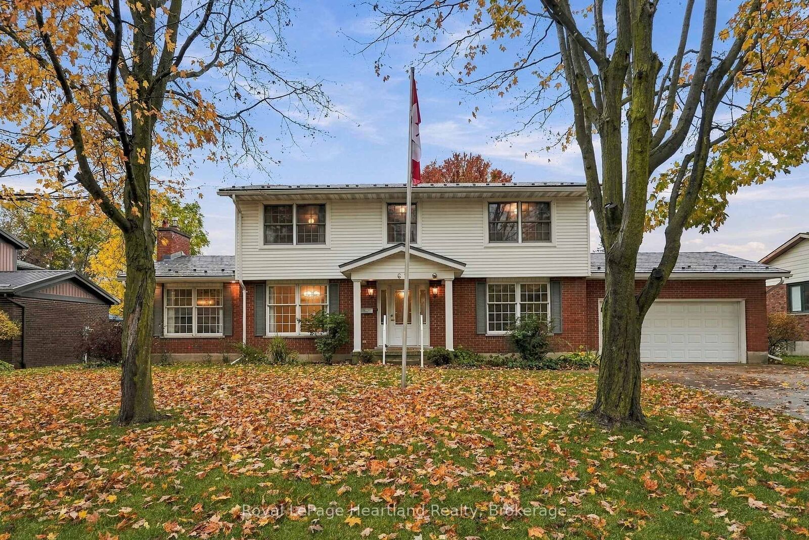 Property Photo:  62 King Street N  ON N0G 1Z0 