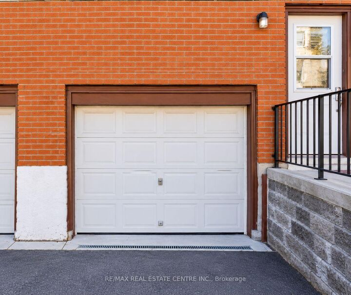 Property Photo:  27 Woodman Drive N  ON L8H 2M6 
