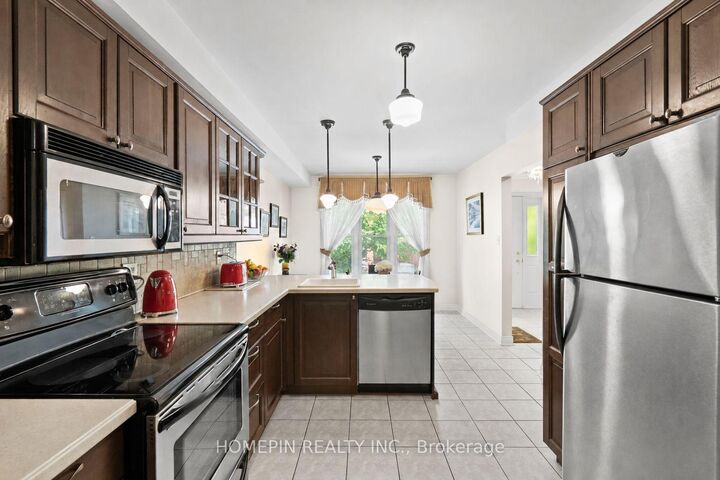 Property Photo:  84 Confederation Way  ON L3T 5R5 
