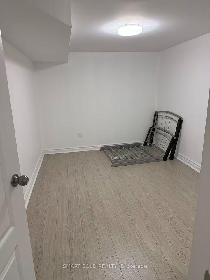 Property Photo:  29 Ryerson Avenue  ON M5T 2P4 