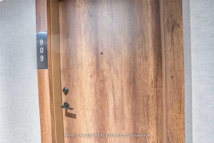 Property Photo:  251 Manitoba Street 909  ON M8Y 4G9 