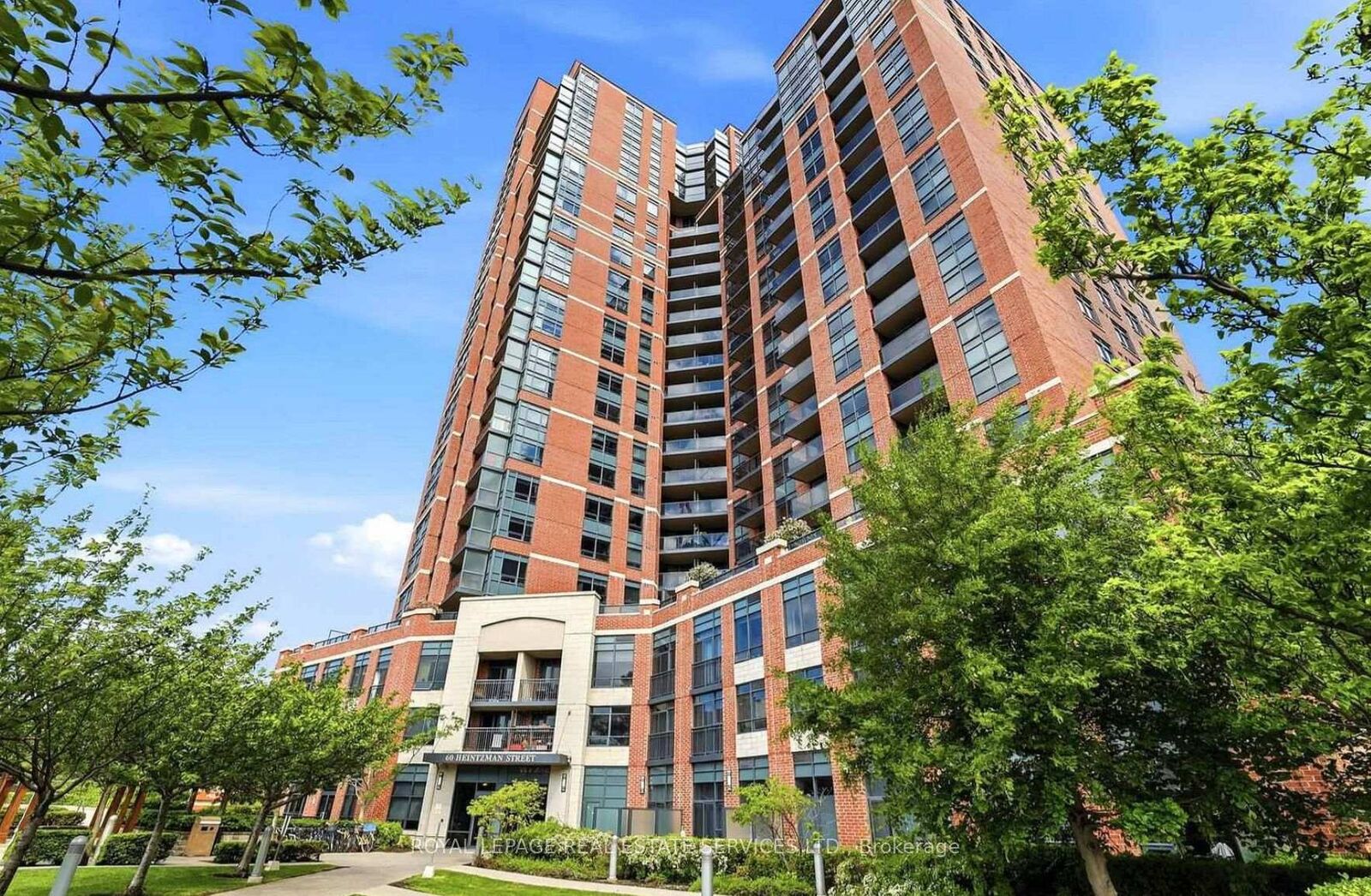 Property Photo:  60 Heintzman Street 834  ON M6P 5A1 