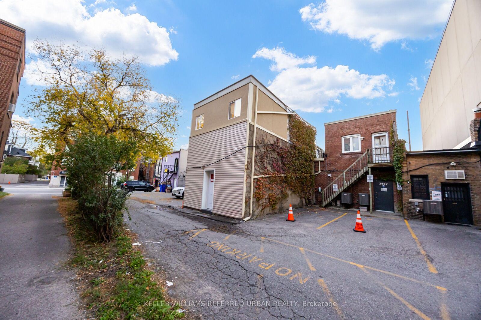 Property Photo:  3455 Yonge Street  ON M4N 2N3 