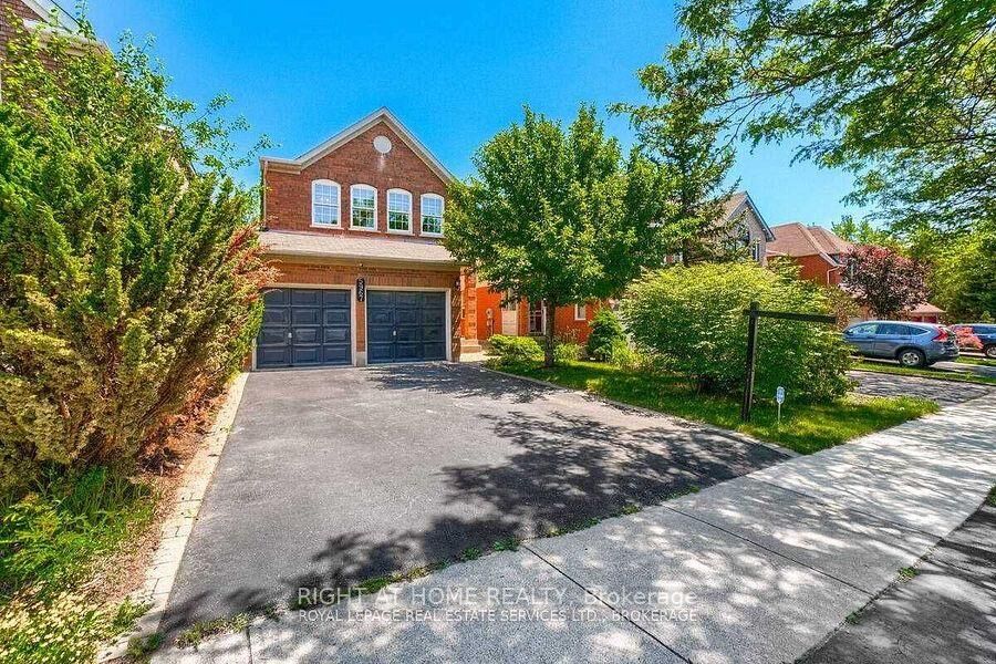 Property Photo:  5967 Leeside Crescent Bsmt  ON L5M 5L9 