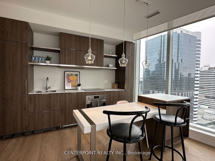 Property Photo:  197 Yonge Street 2902  ON M5B 1M4 