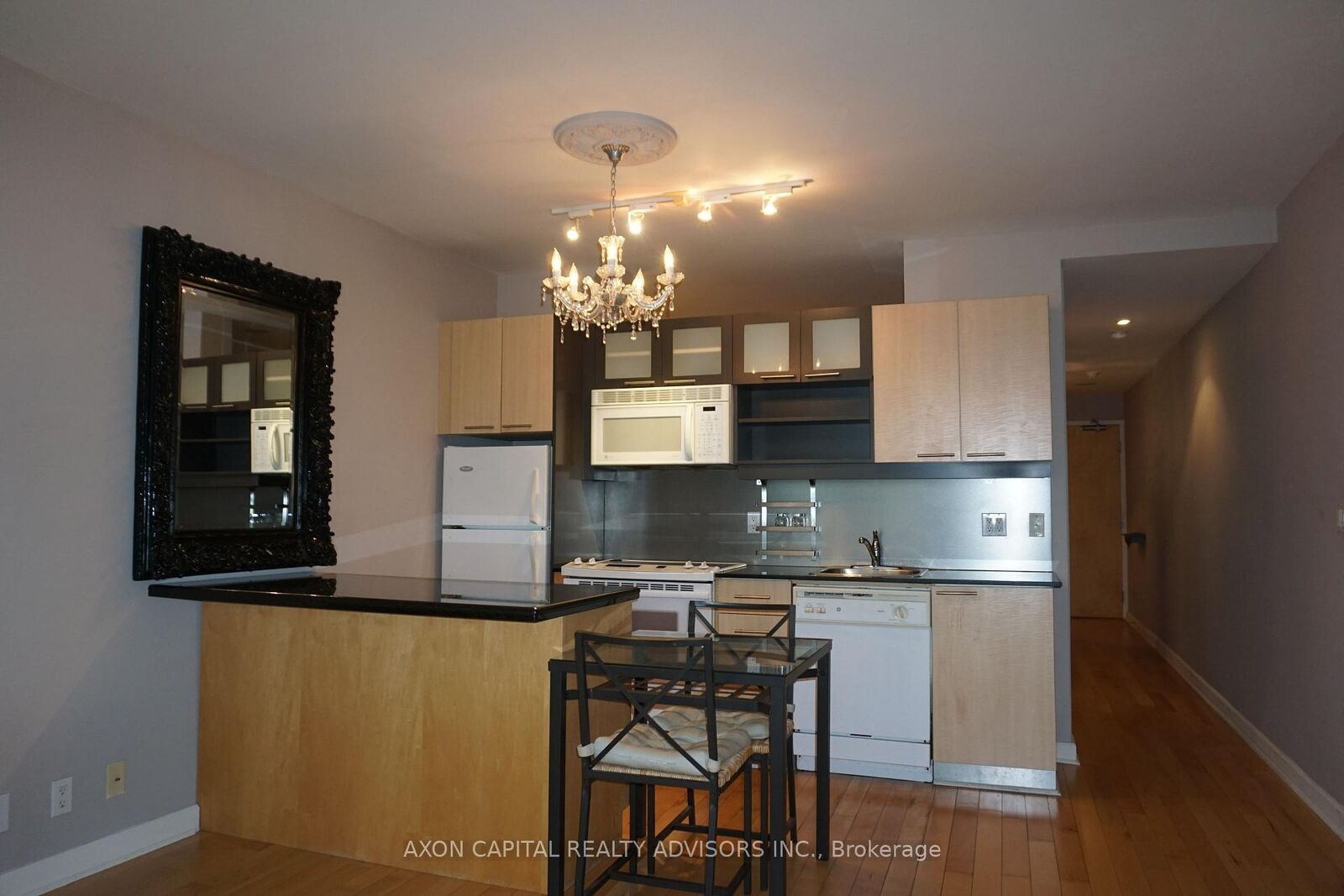 Property Photo:  36 Blue Jays Way 612  ON M5V 3T3 