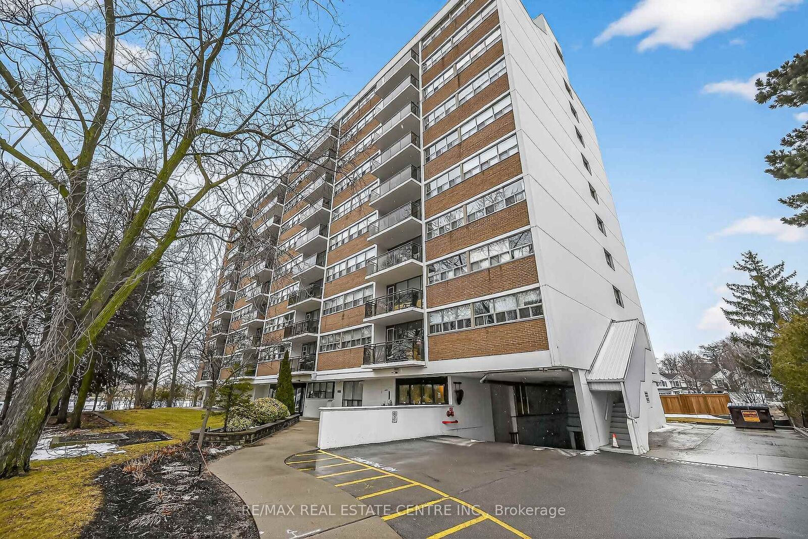 Photo de la propriété:  212 Kerr Street 702  ON L6K 3B1 