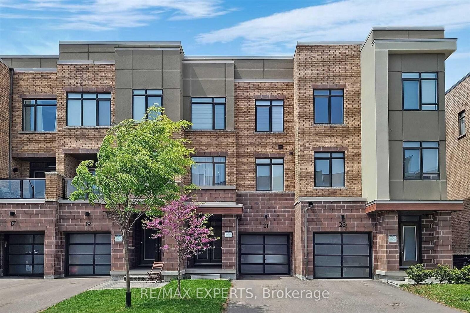 Property Photo: 21 Fancamp Drive ON L6A 1P9