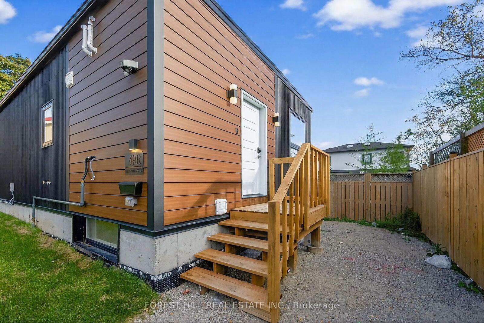 Property Photo:  5 Hopperton Drive R - Garden  ON M2L 2S5 