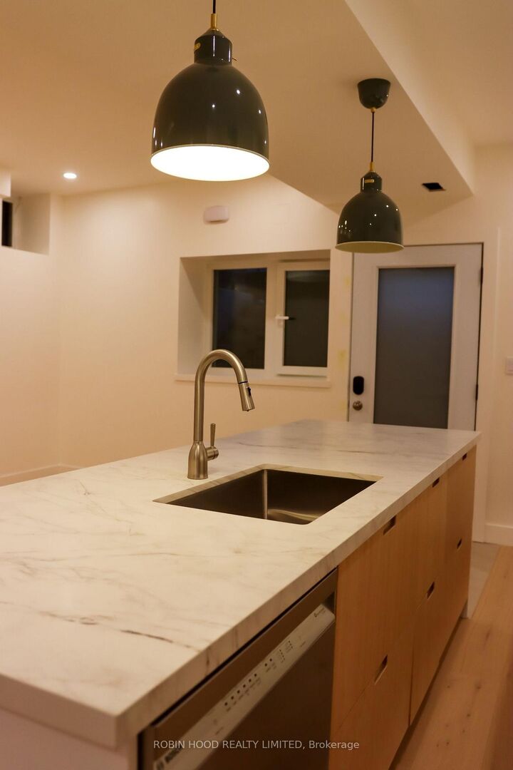 Property Photo:  247 Pacific Avenue 4  ON M6P 2P7 