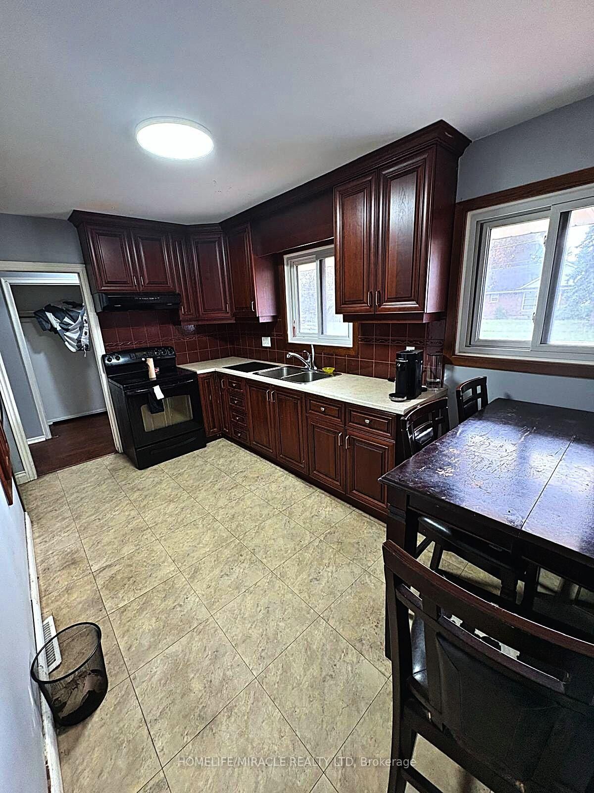 Property Photo:  76 Switzer Drive  ON L1G 3J4 