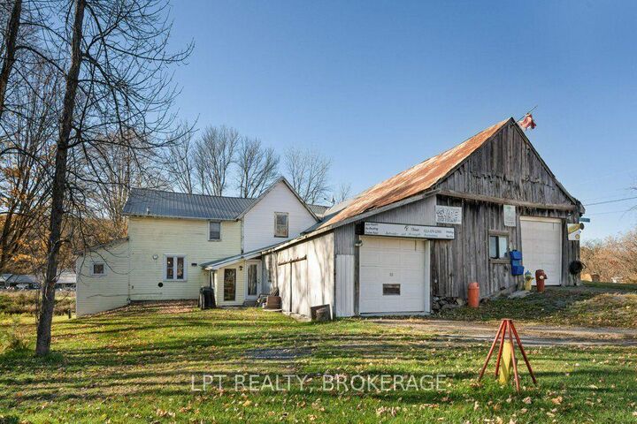 Property Photo:  16 Westport Road  ON K0H 1T0 