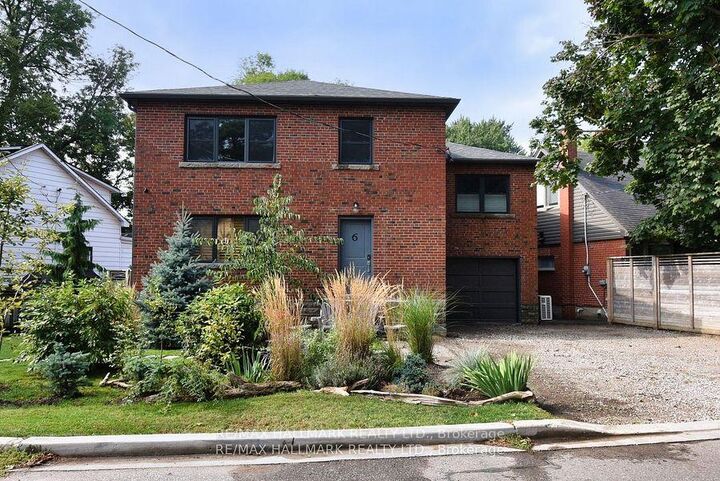 Property Photo:  6 Thirty First Street Upper  ON M8W 3E8 