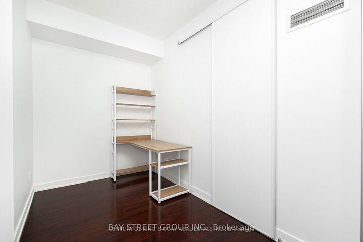 Property Photo:  33 Charles Street E 1401  ON M4Y 0A2 
