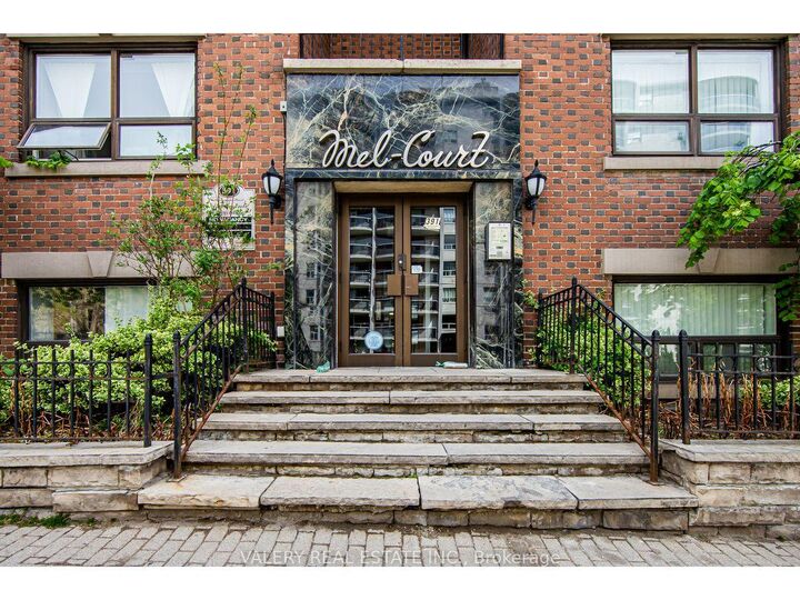 Property Photo: 391 Sherbourne Street 303 ON M4X 1K4