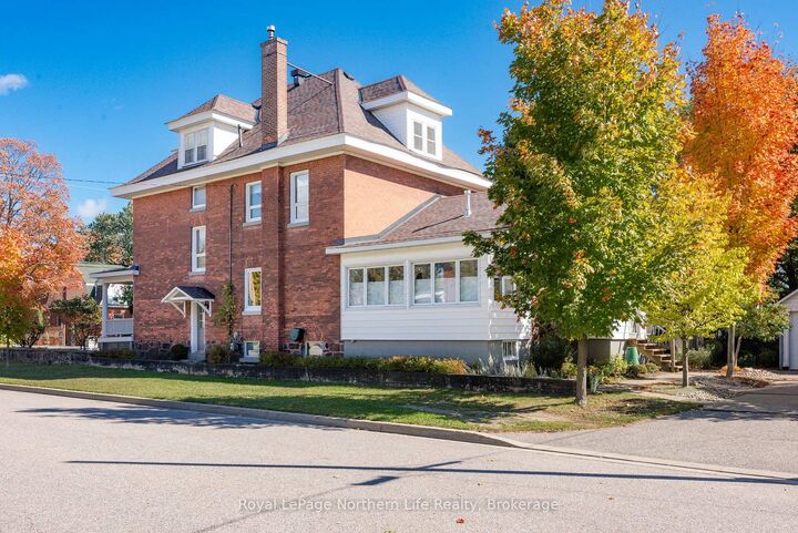 Property Photo:  797 McIntyre Street W  ON P1B 3A1 