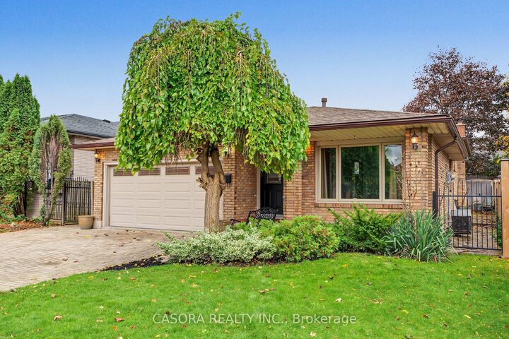 Property Photo:  8 Valanna Court  ON L9C 7A3 