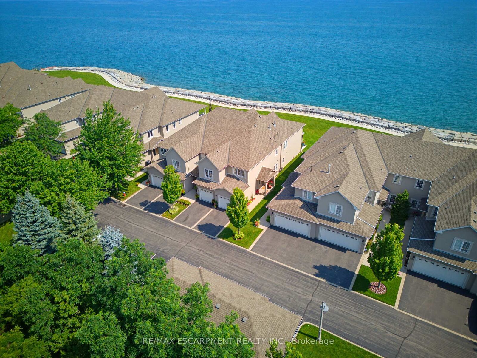 Property Photo:  484 Millen Road 15  ON L8E 6G4 