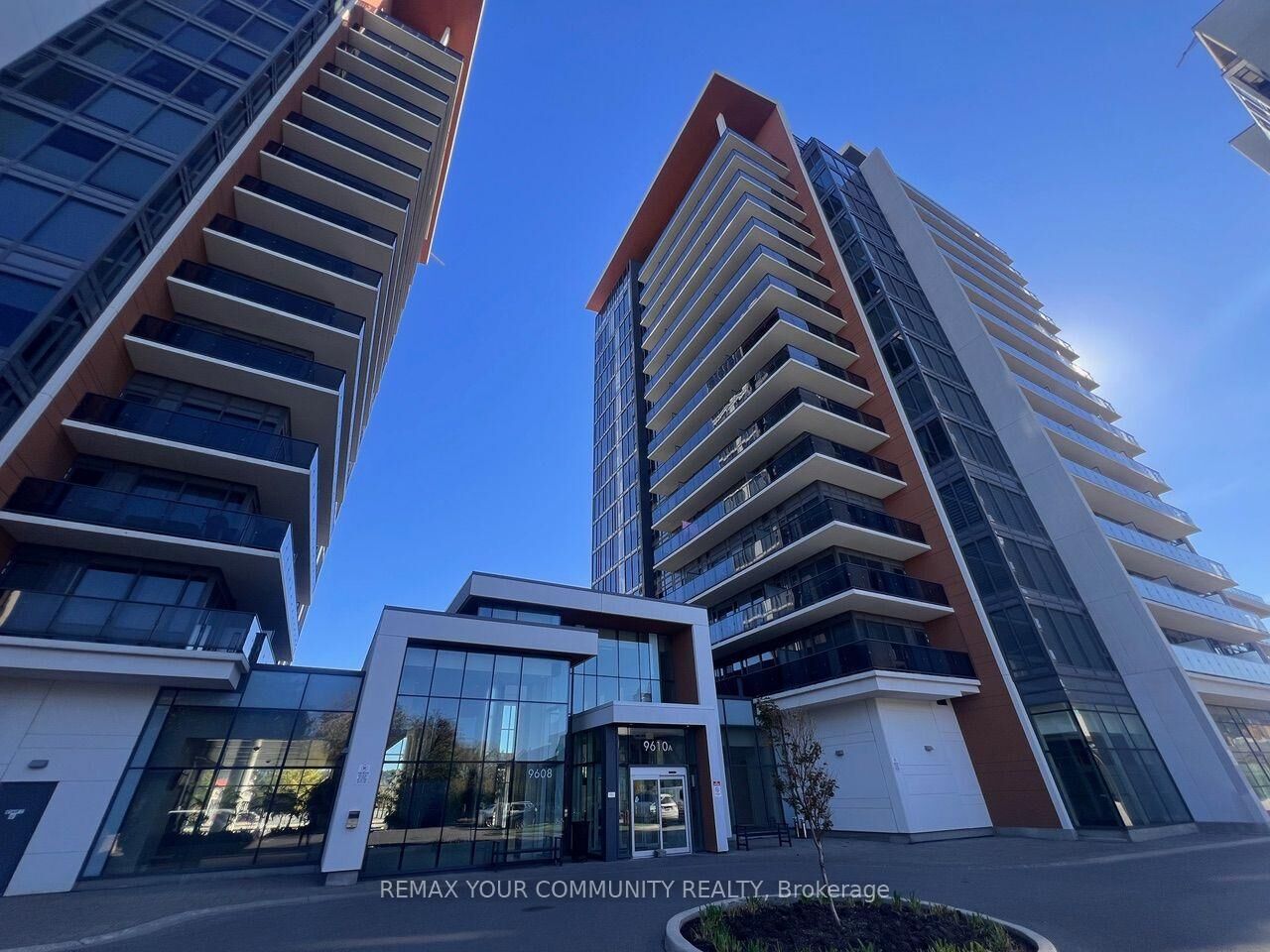 Property Photo: 9600 Yonge Street 1602B ON L4C 0X3