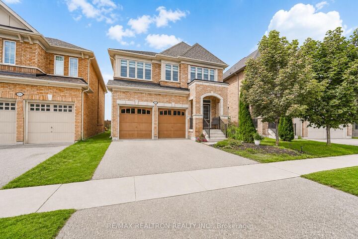 Property Photo:  2544 Bandsman Crescent  ON L1L 0M2 