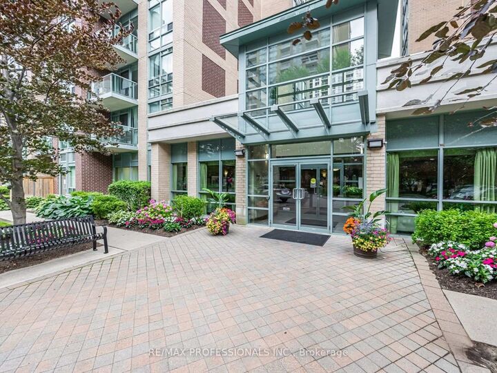 Property Photo:  7 Michael Power Place 509  ON M9A 0A4 