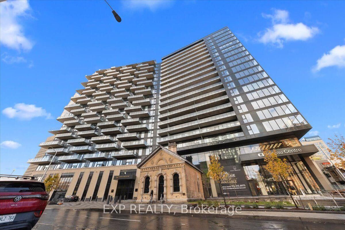 Property Photo: 74 Nicholas Street 709 ON K1N 0H2