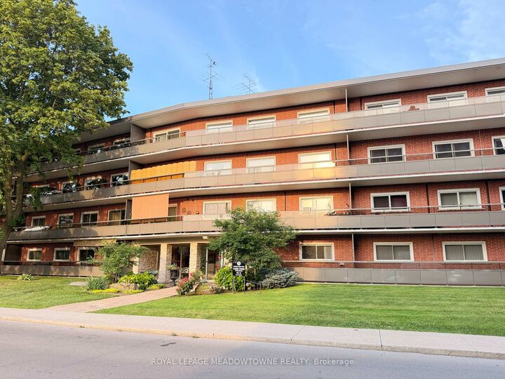 Property Photo:  11 Woodman Drive 411  ON L8K 4E3 