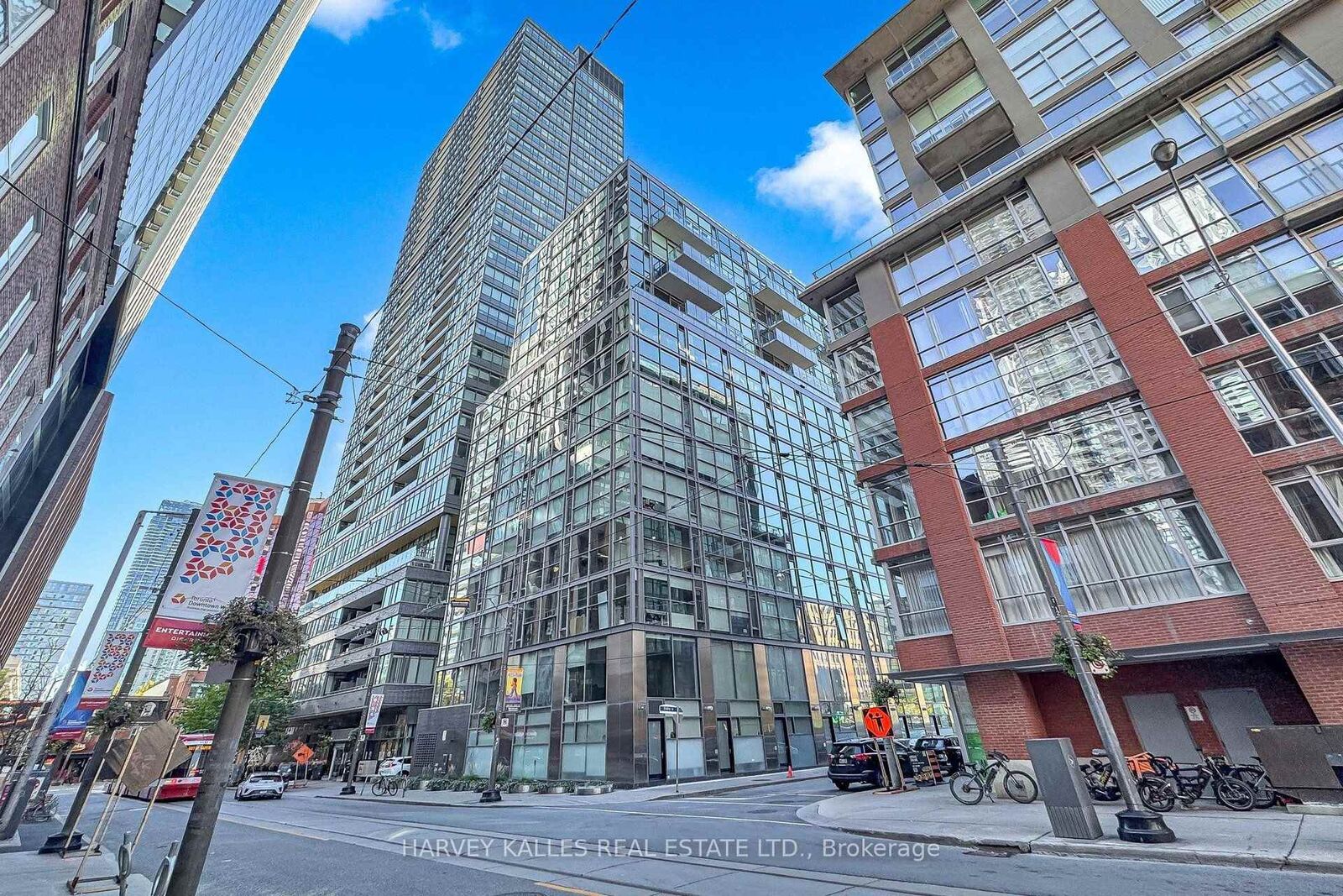 Property Photo:  25 Oxley Street 410  ON M5V 2J5 