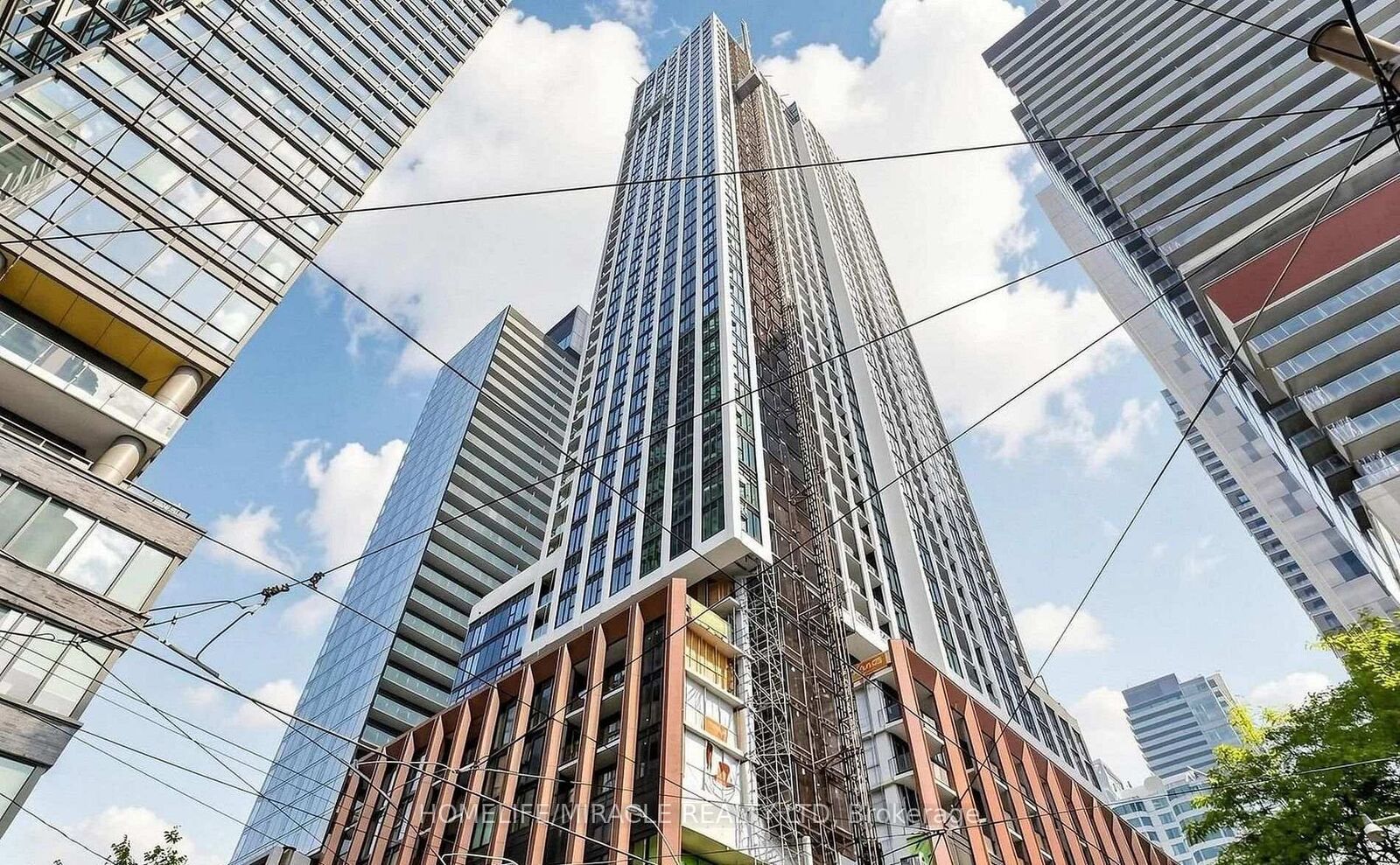 Property Photo: 400 King Street 2928 ON M5V 0X8