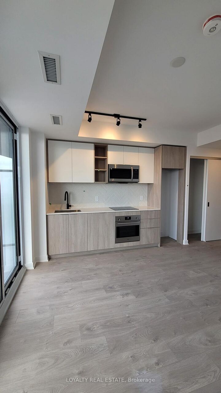 Property Photo: 36 Zorra Street 3210 ON M8Z 4Z7