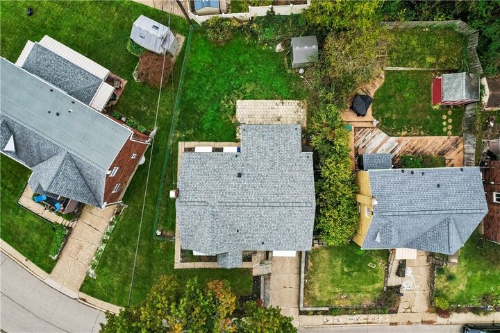 Property Photo:  654 Northcrest Dr  PA 15226 