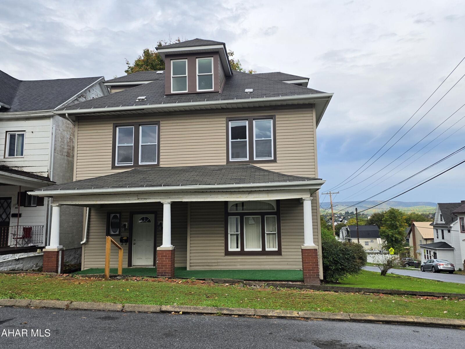 Property Photo:  400 Crawford Avenue  PA 16602 