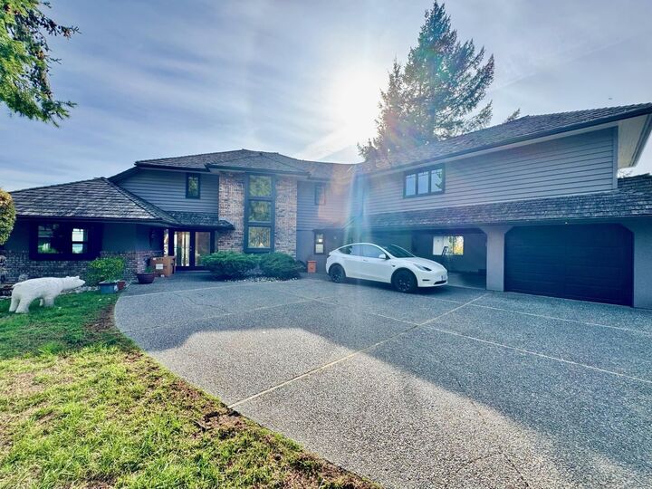 Property Photo:  4xx5 Almondel Court  BC V7V 4V4 