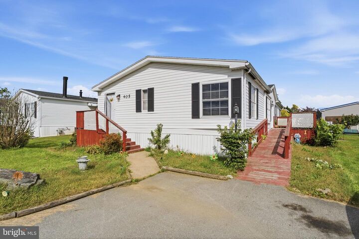 Property Photo:  405 Pheasant Ridge Circle  PA 17603 
