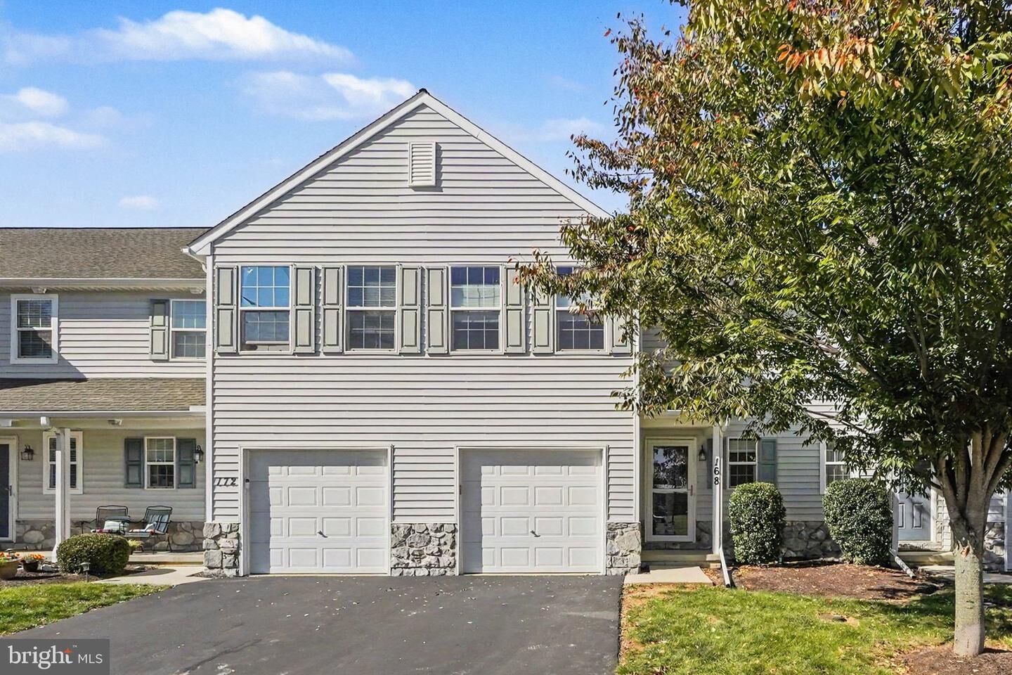 Property Photo: 168 N Village Circle PA 17078