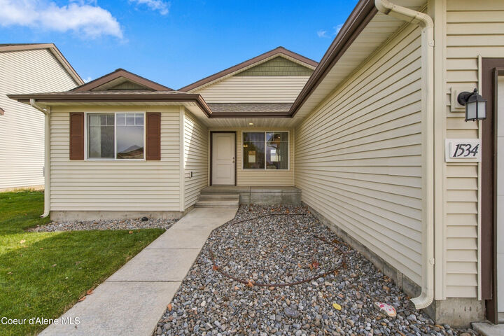 Property Photo:  1534 N Pyroclast St  ID 83854 