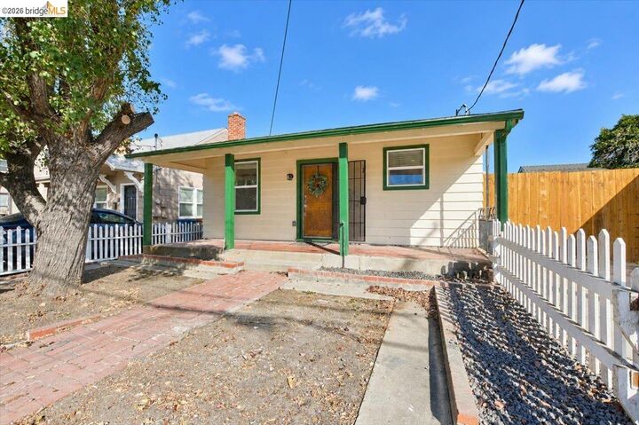 Property Photo: 308 W 8th CA 94509