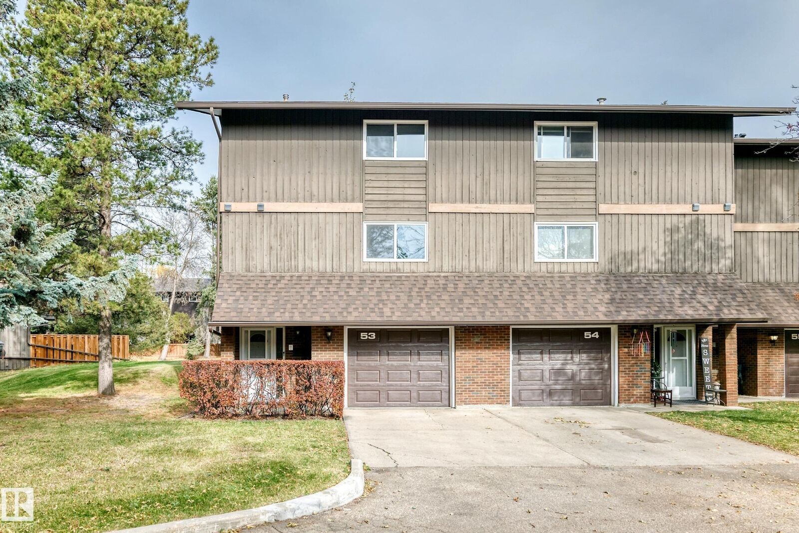 Property Photo:  53 Glaewyn Estates  AB T8N 2S5 