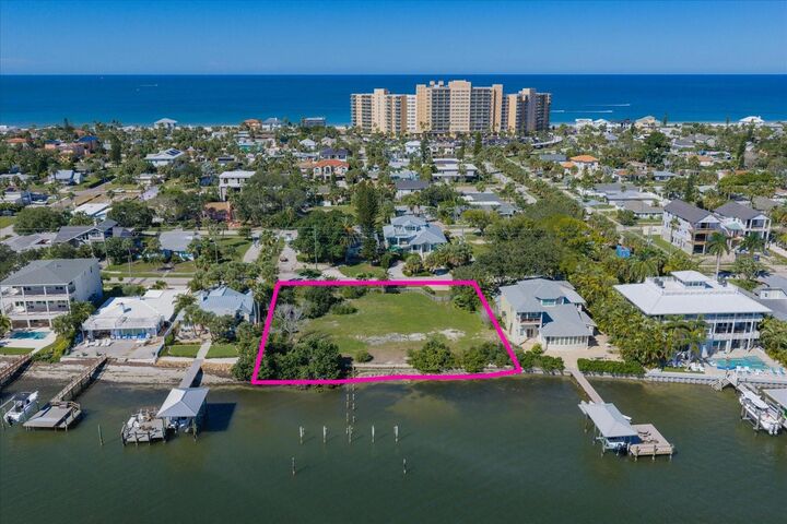Property Photo:  871 Bay Esplanade  FL 33767 