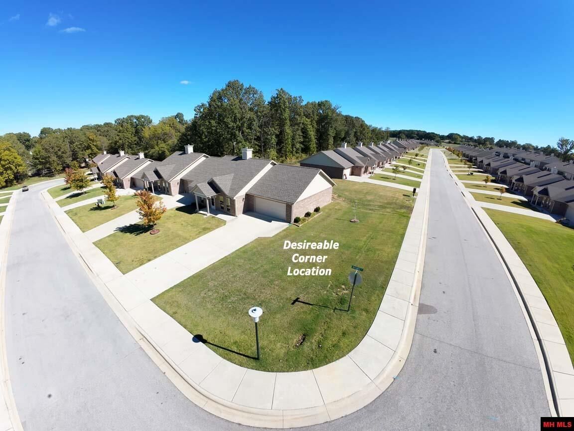 Property Photo:  1913 Maumee Court  AR 72653 