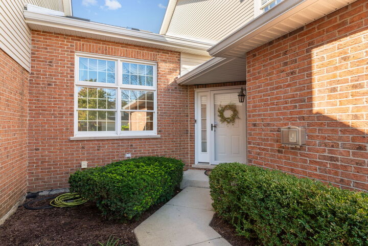 Property Photo: 8462 Sandalwood Court IL 60561