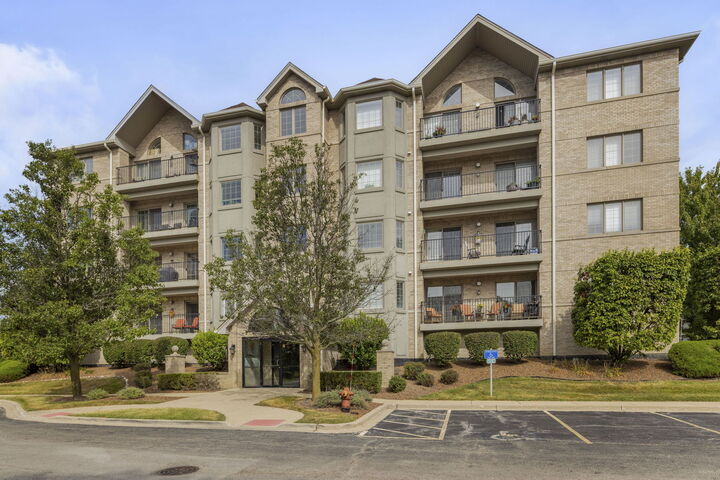 Property Photo:  8505 Woodward Avenue 202  IL 60517 