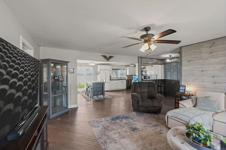 Property Photo: 827 W Northeast Shore Drive IL 60051