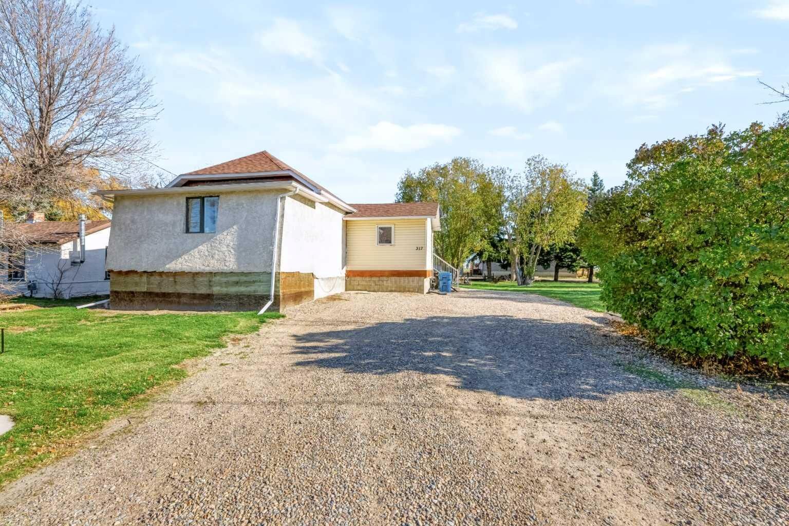 Property Photo:  317 Princess Street  AB T0L 1M0 