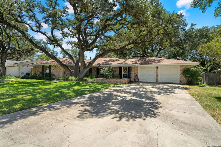 Property Photo: 638 Rocklyn Dr TX 78239