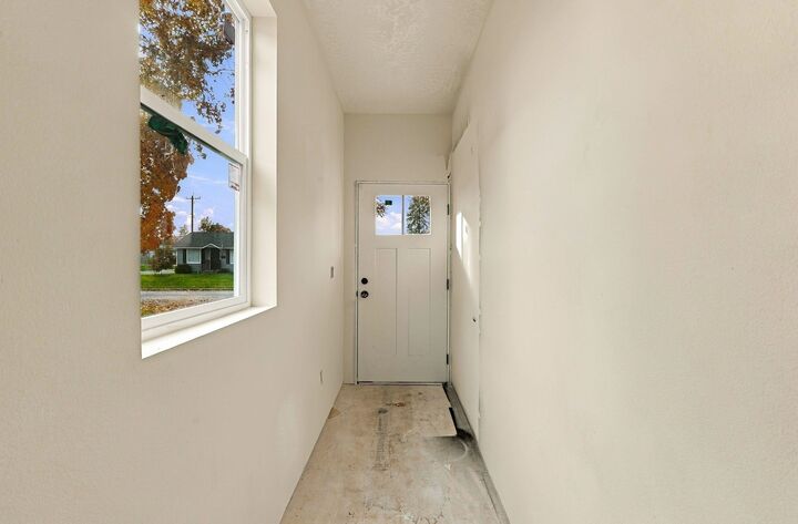 Property Photo:  6108 N Stevens St  WA 99205 