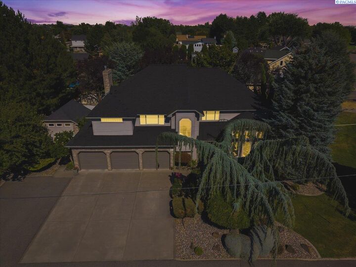 Property Photo:  1401 Road 79  WA 99301 
